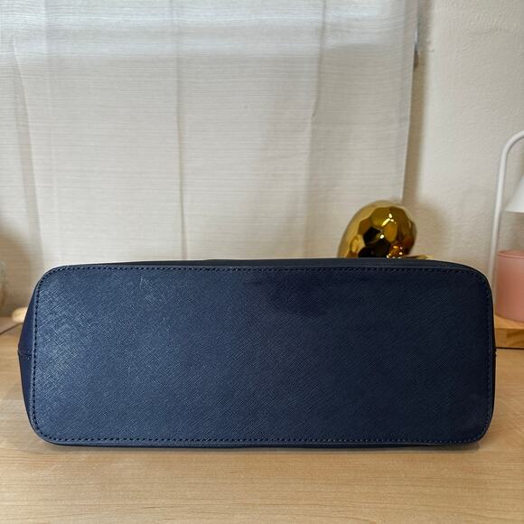 JUICY‎ COUTURE Navy Saffiano Leather Tote - Picture 5 of 15